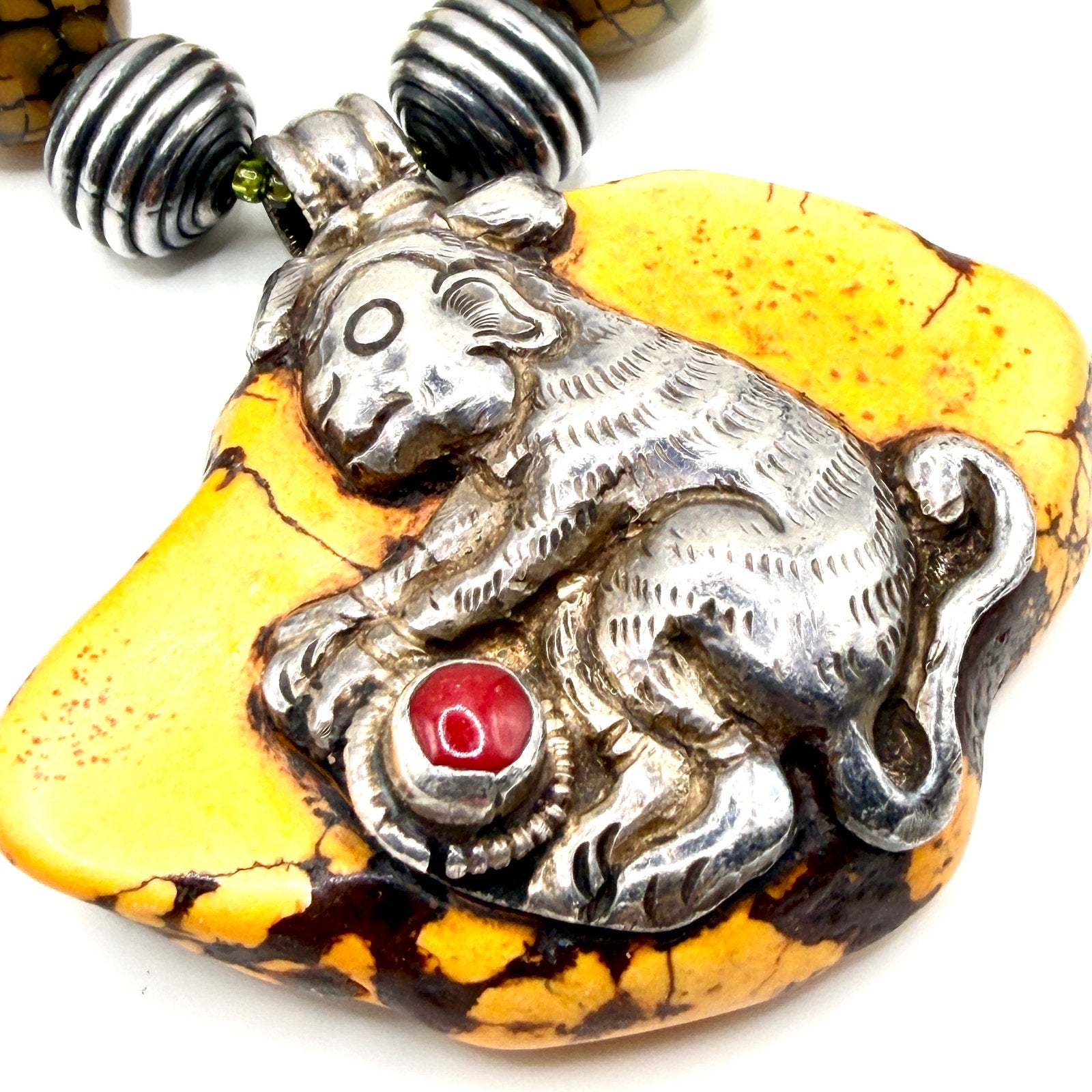 Vintage Tibetan Yellow Jasper Monkey Dragon Vein Agate Pendant Necklace