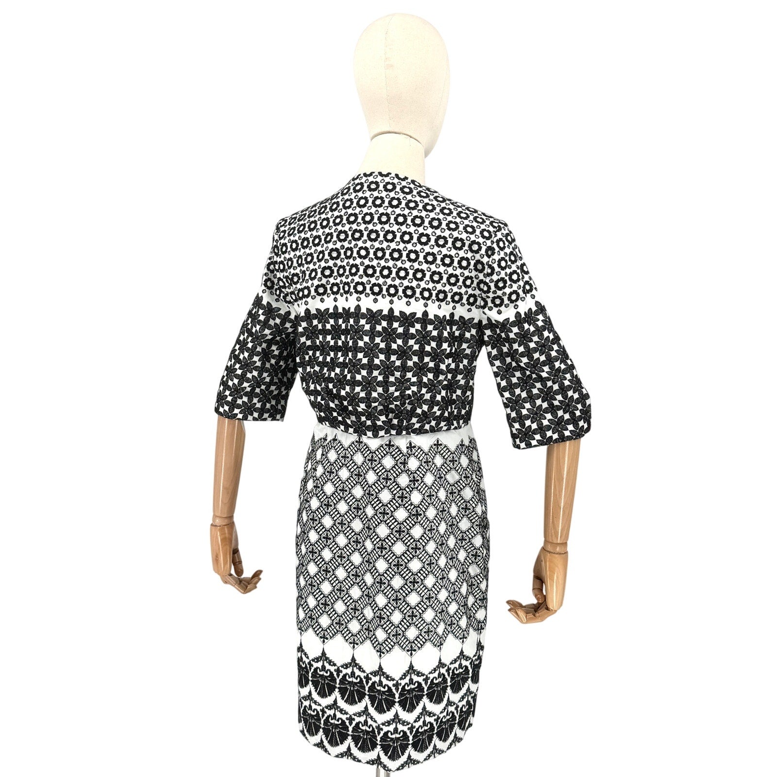 Elie Tahari Black White 100% Cotton Embroidered Eyelet Shift Coat Dress