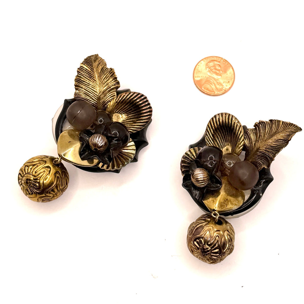 Vintage 80s Gold Tone Black Resin Lucite Flower Dangle Clip On Earrings