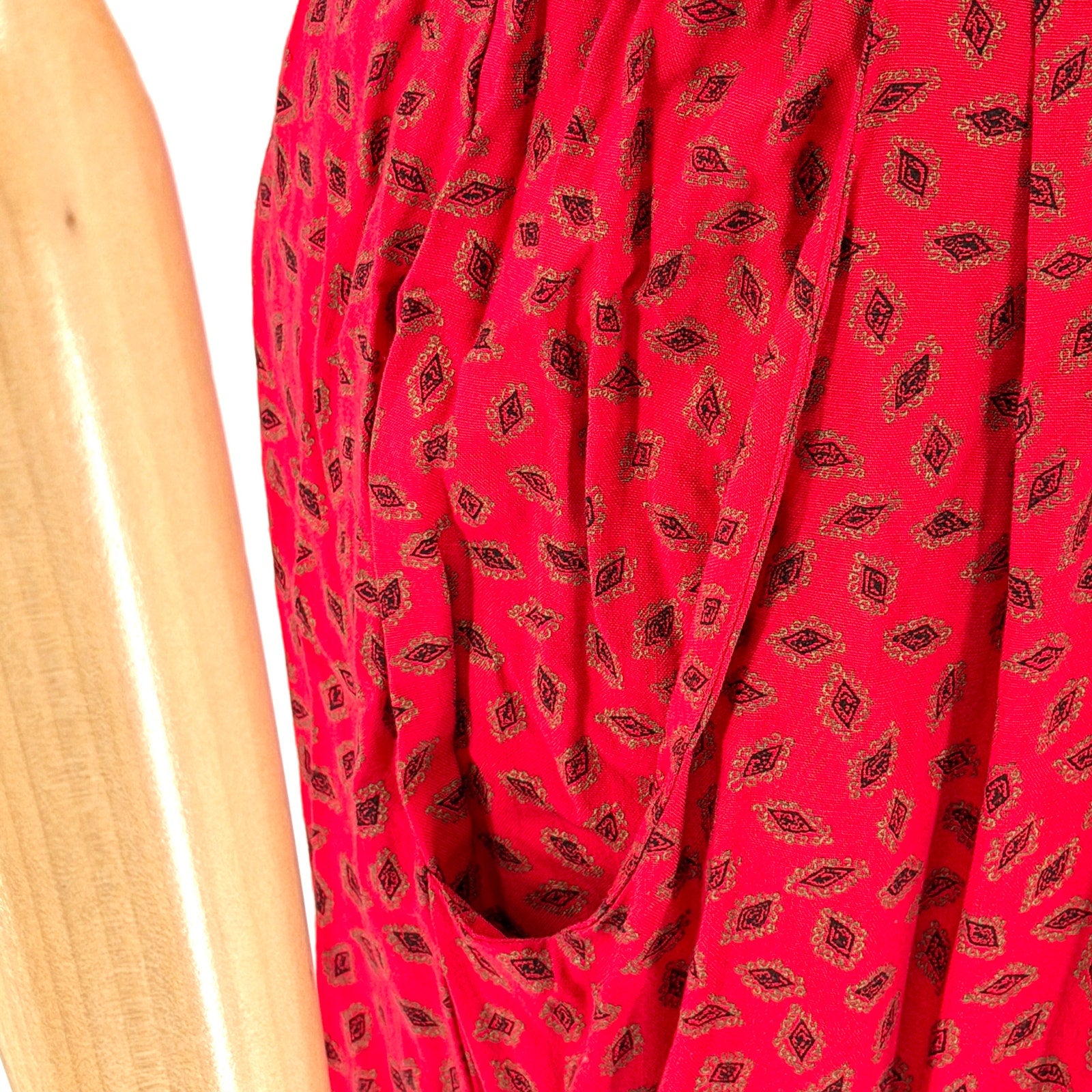 Vintage 80s T Juniors Red Patterned Rayon Belted Shoulder Pad Midi Dress