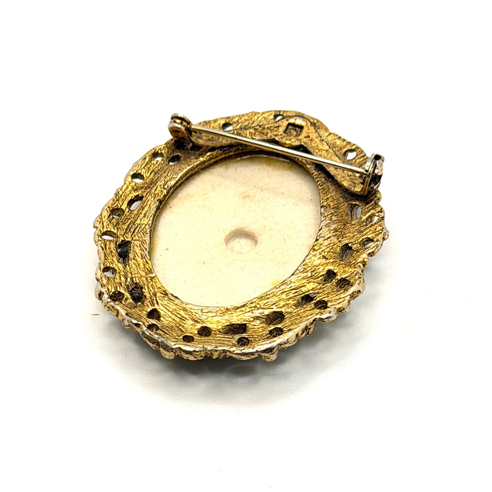 Vintage 60s Artist Signed Floral Porcelain Romantic Hand Painted Brooch