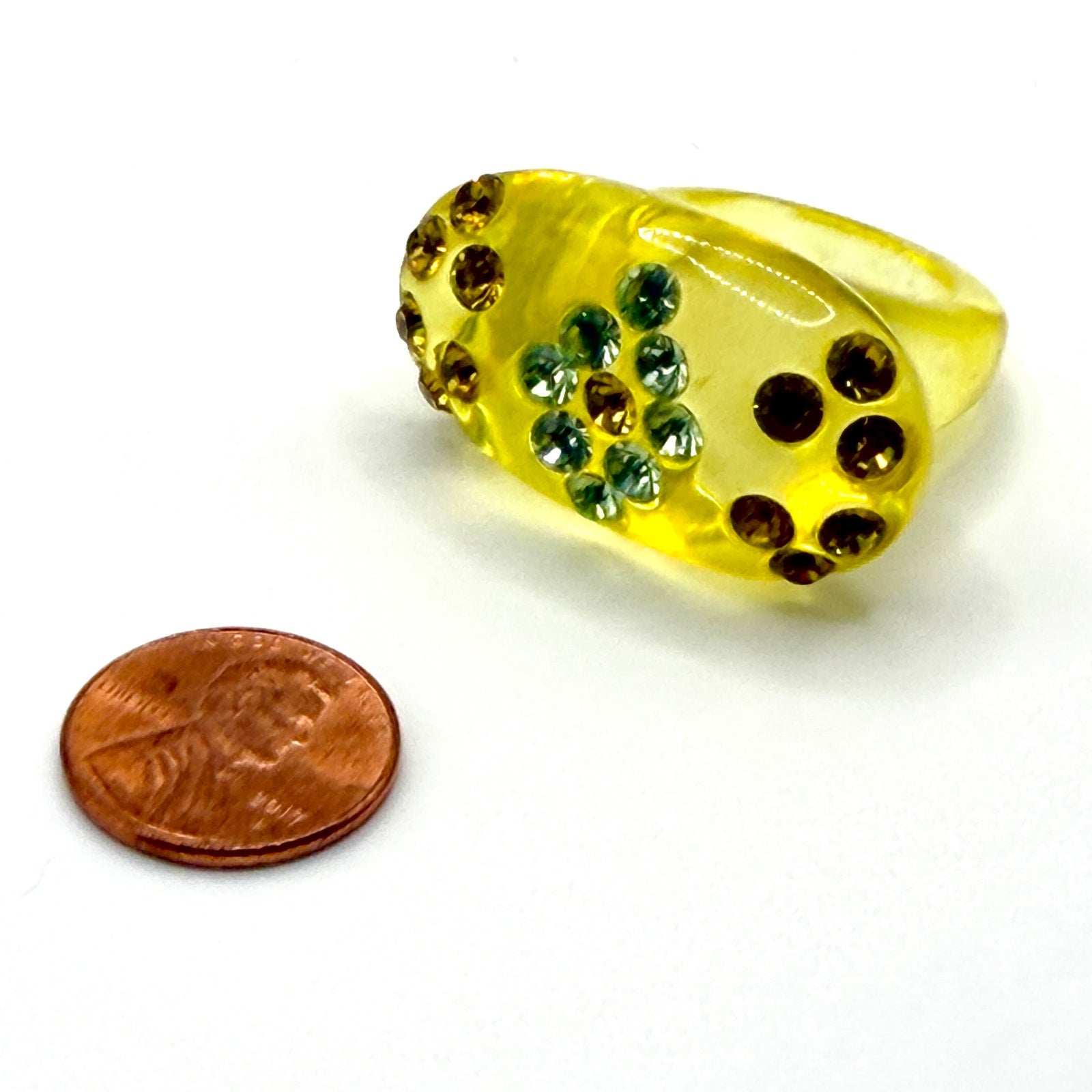 Vintage Y2K Yellow Resin Rhinestone Flower Chunky Dome Ring