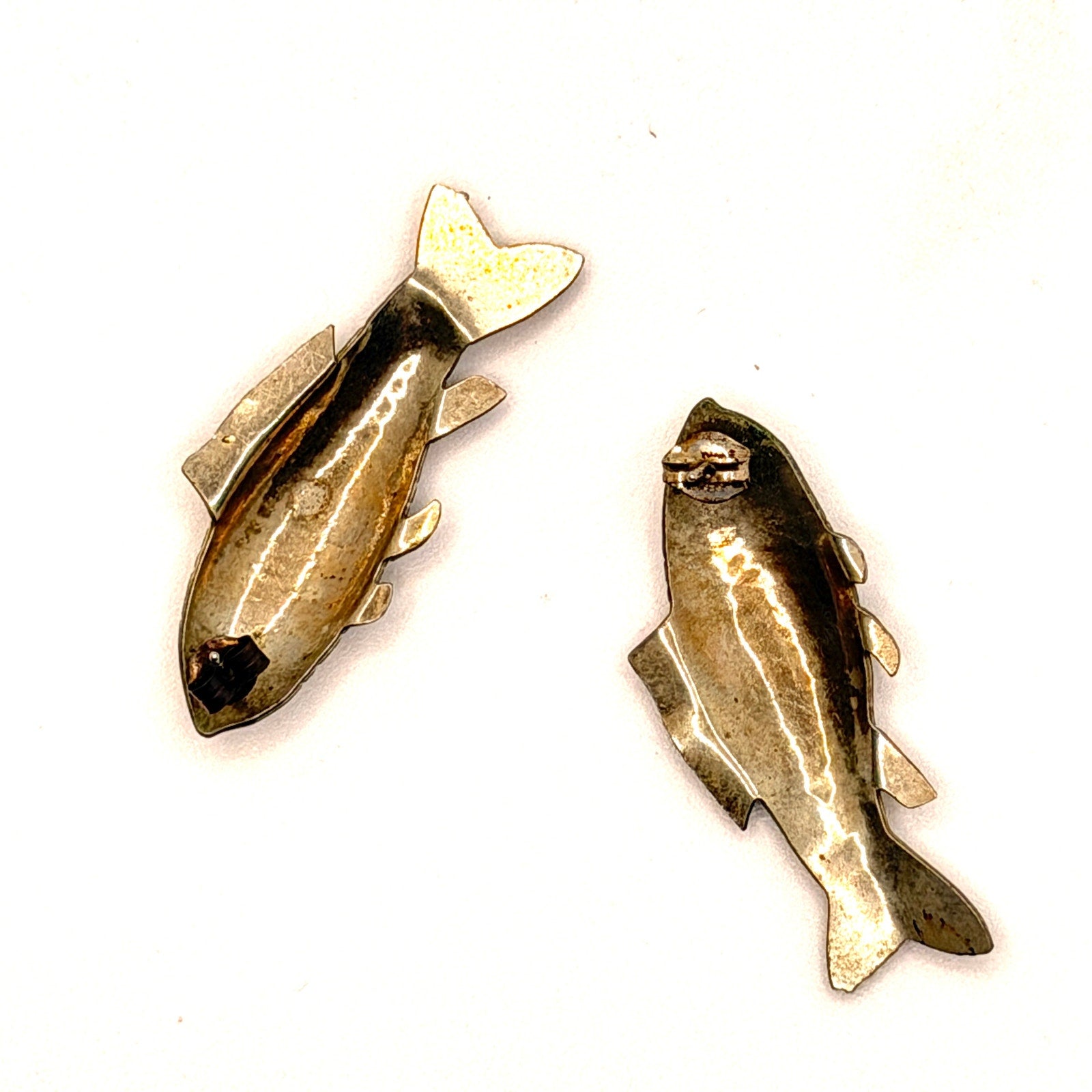 Vintage 90s Artisanal Mixed Metal Etched Koi Fish Global Boho Tribal Earrings
