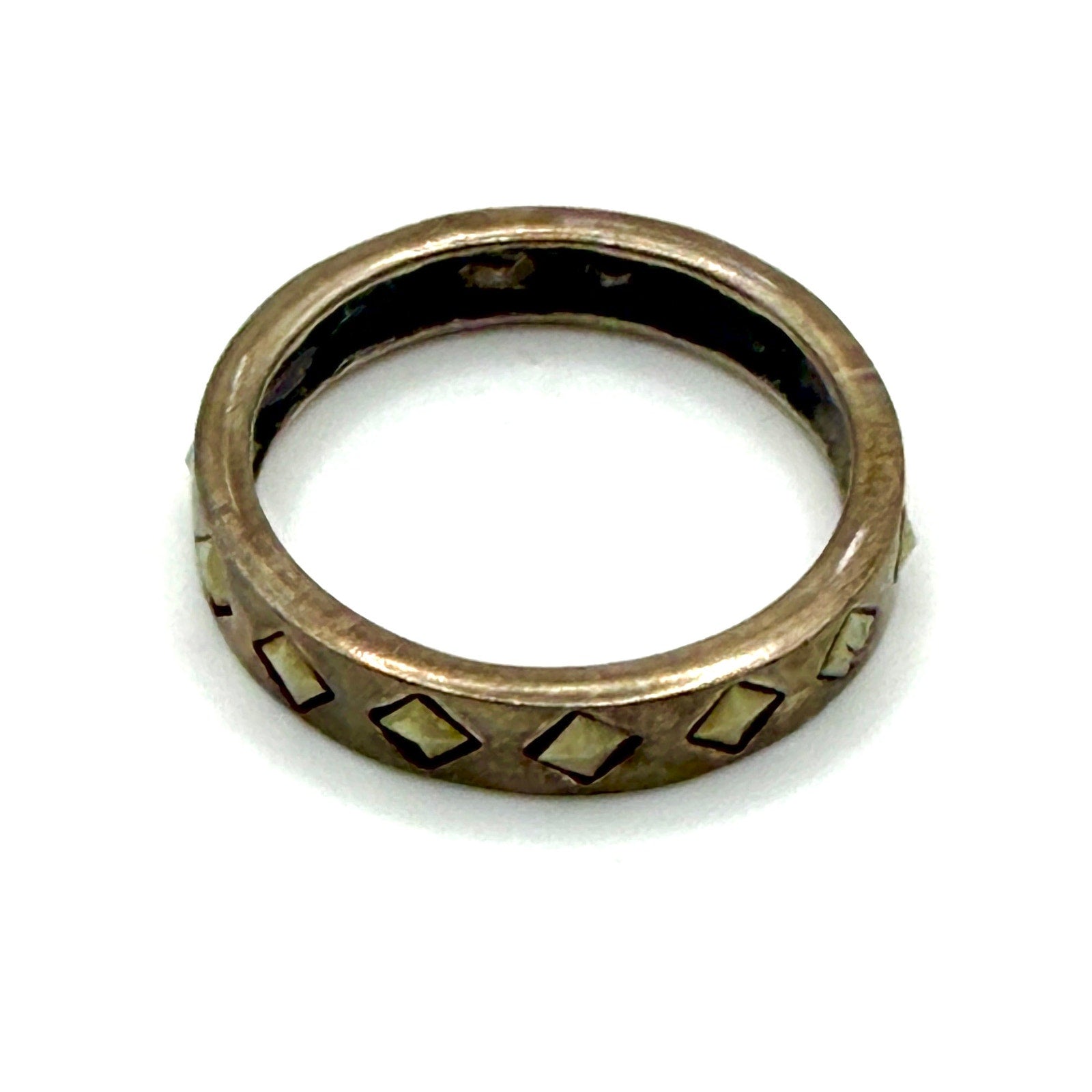 Vintage 90s Stamped Sterling Silver Pyramid Geometric Eternity Band Ring