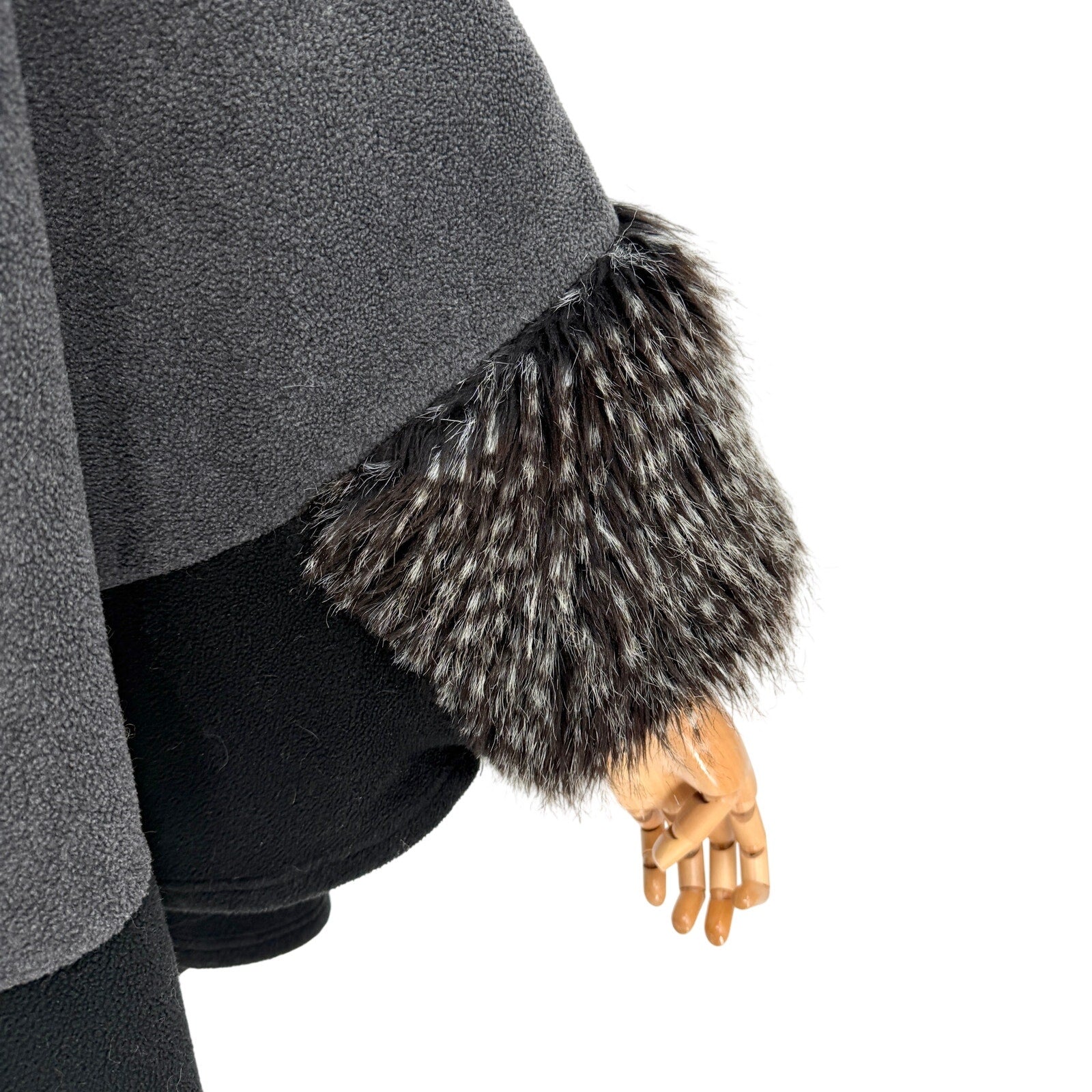 Vintage Y2K Parkhurst Gray Black Faux Fur Trim Colorblock Fleece Button Cape
