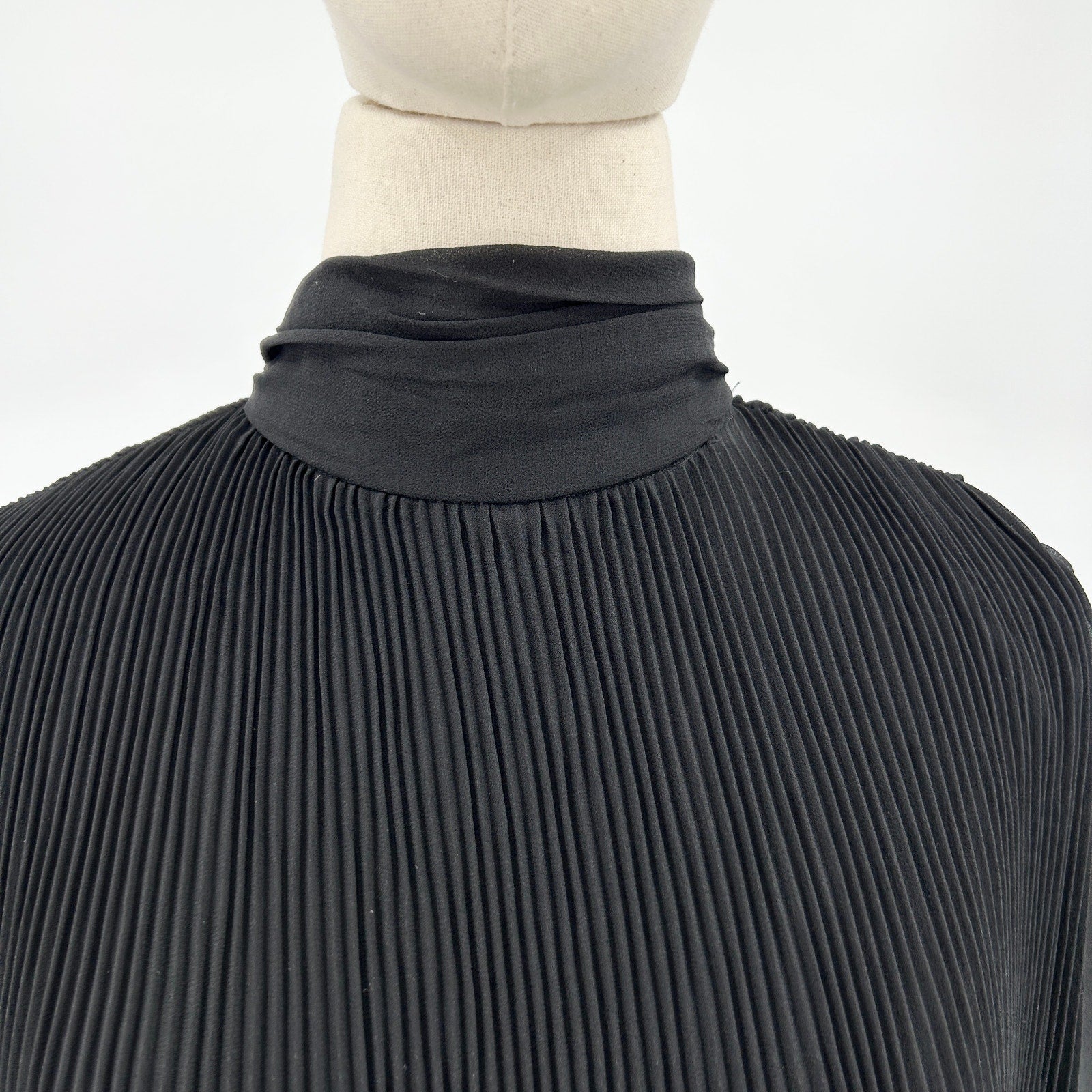 Elie Tahari Black Micro Pleat Sheer Sleeve Maxi Dress