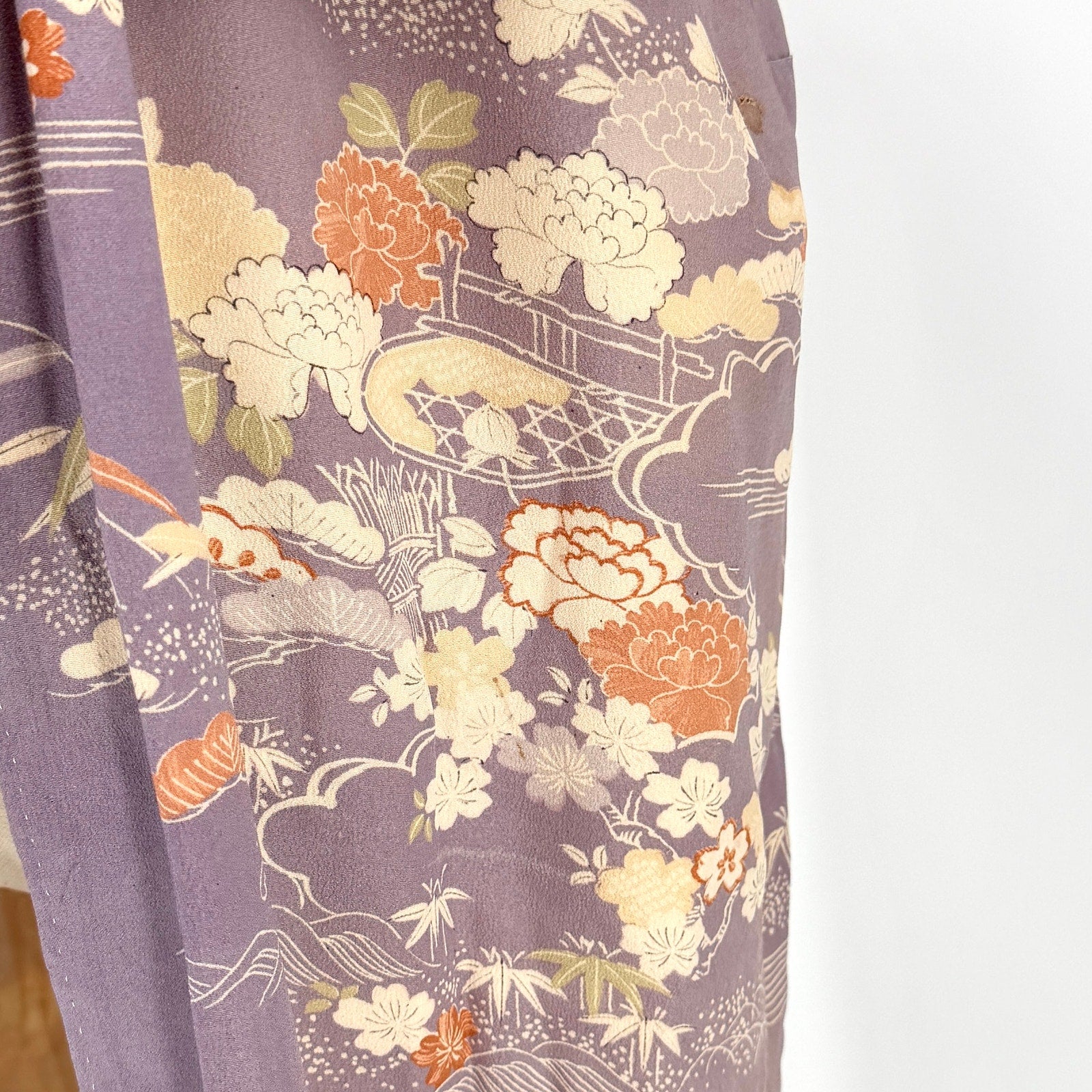 Vintage 50s Showa Era Purple 100% Silk Floral Nagajuban Loungewear Kimono Robe
