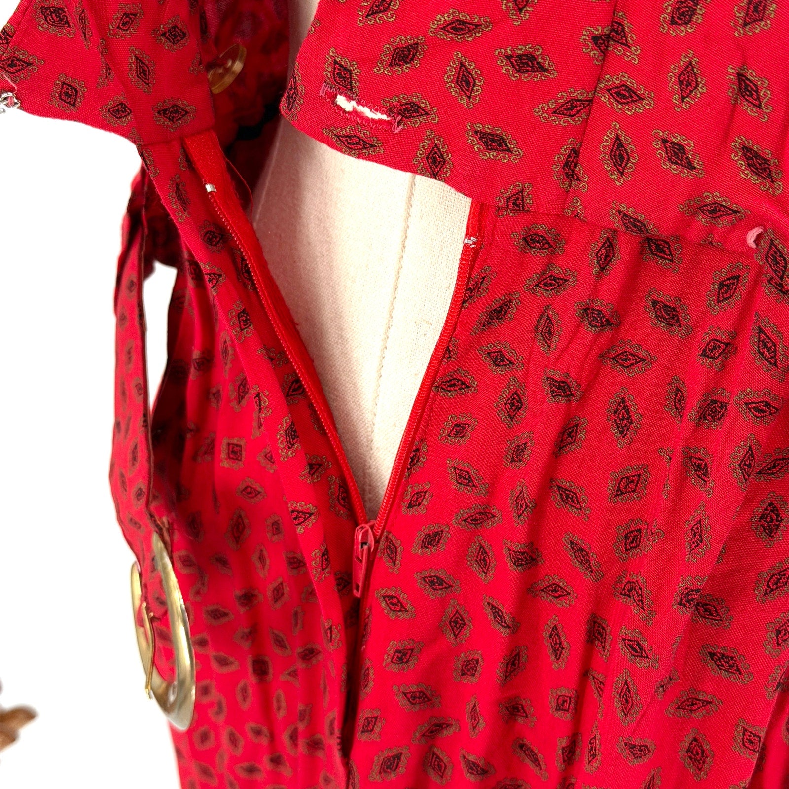 Vintage 80s T Juniors Red Patterned Rayon Belted Shoulder Pad Midi Dress