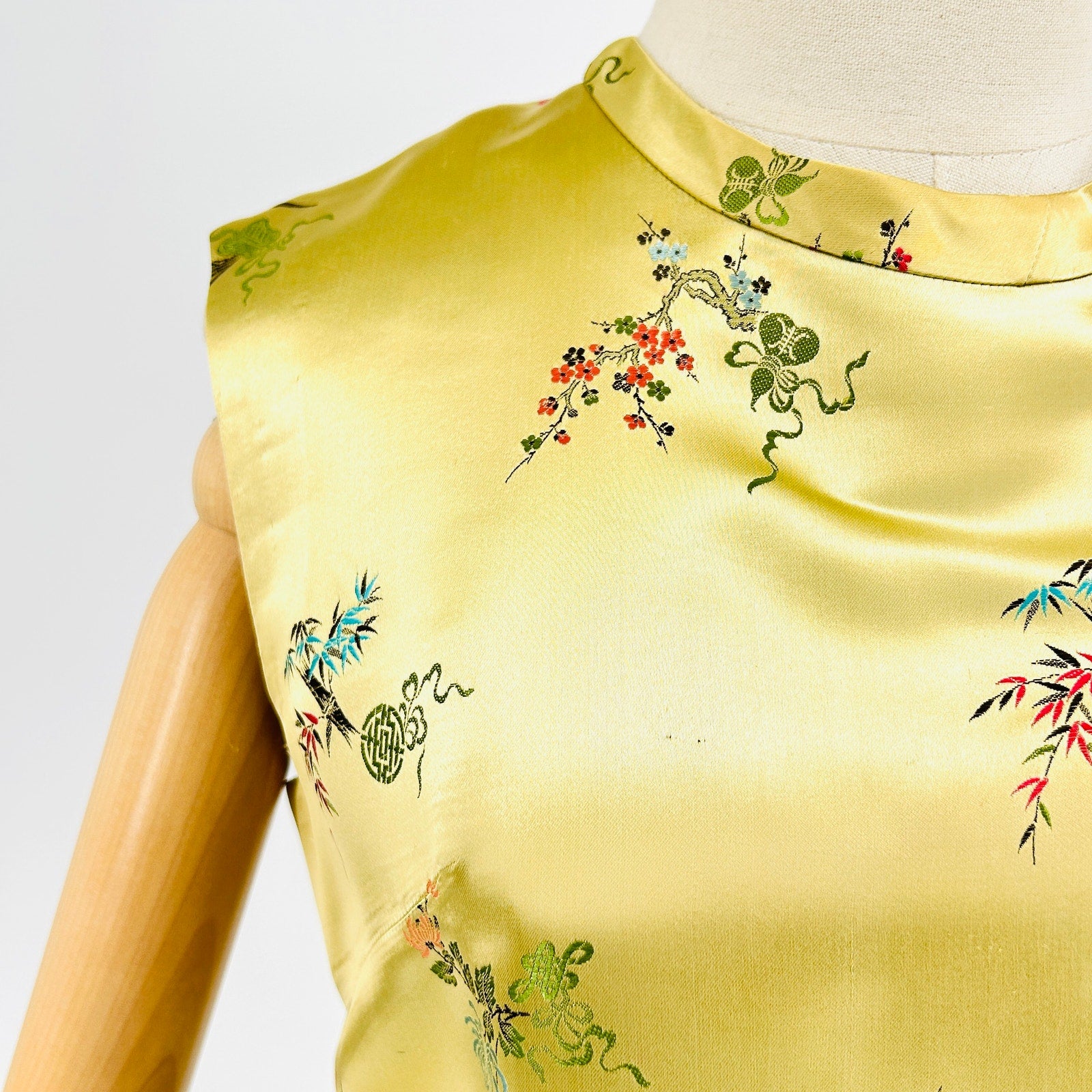 Vintage 60s Couture Gold 100% Silk Satin Embroidered Cheongsam Dress Suit