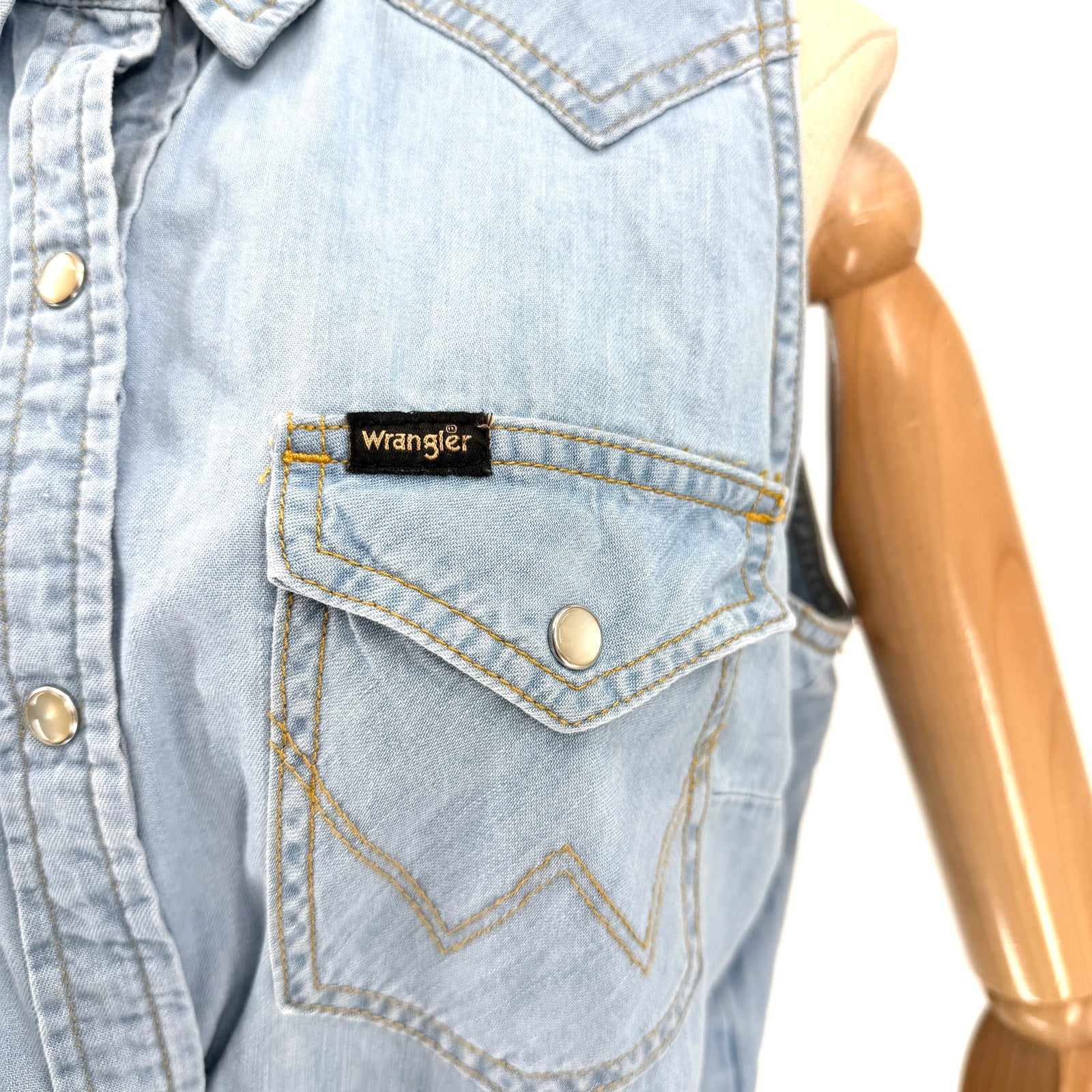 Wrangler Light Blue 100% Cotton Pearl Snap Sleeveless Tie Front Top