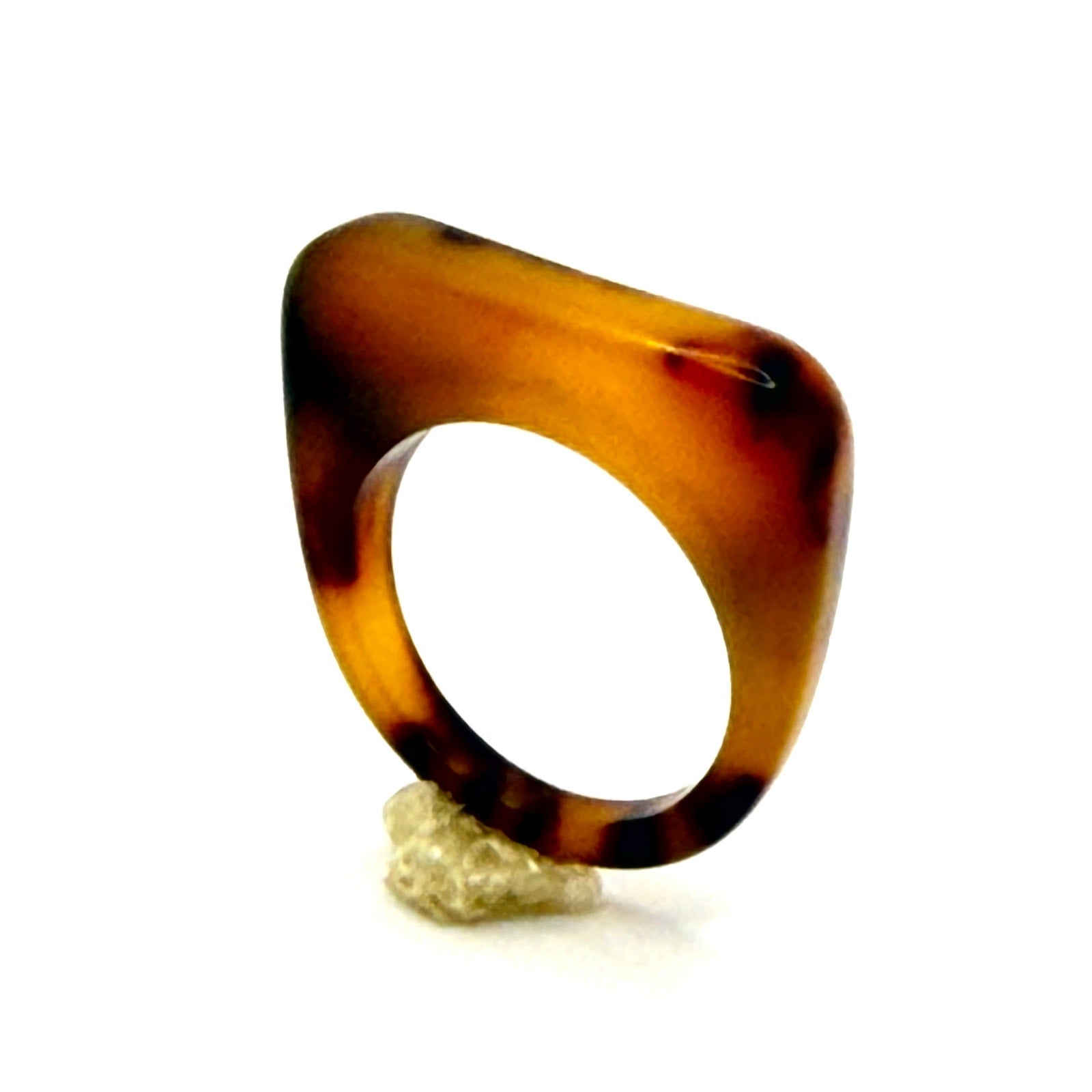 Vintage 90s Brown Tortoise Faux Resin Minimalist Architectural Statement Ring