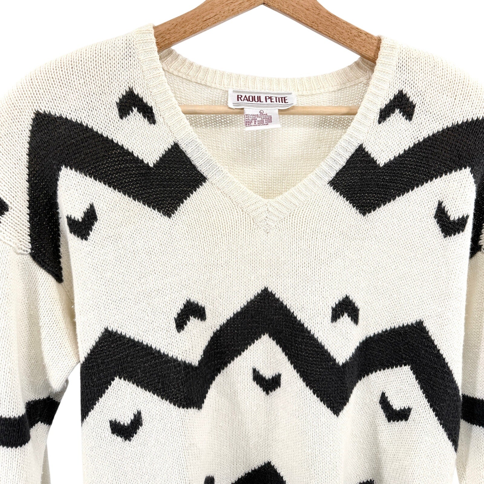 Vintage 80s Raoul Petite Ivory Black Chevron Knit Sweater