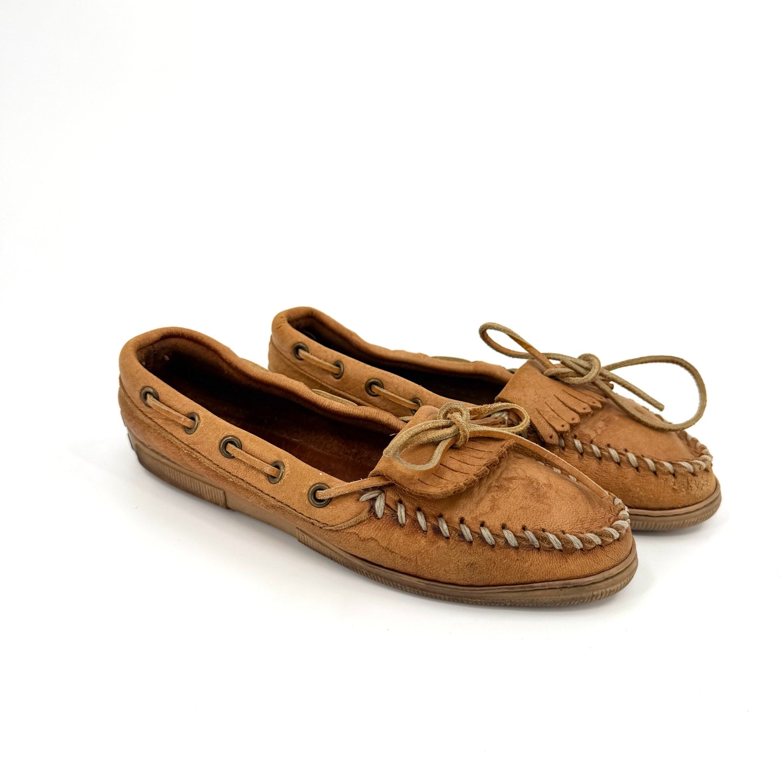 Vintage 90s Minnetonka Tan Genuine Leather Fringe Moccasin Loafers