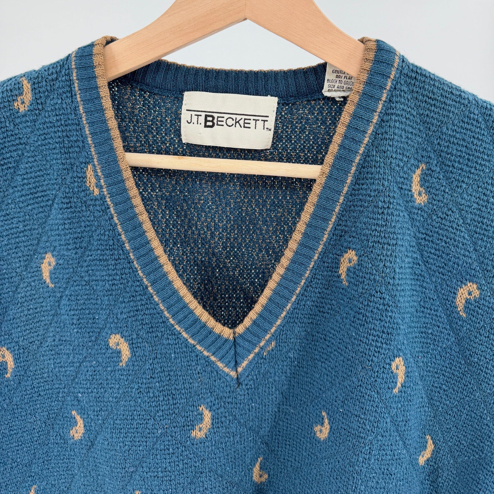Vintage 90s J.T. Beckett Indigo Blue Paisley V-Neck Sweater Vest