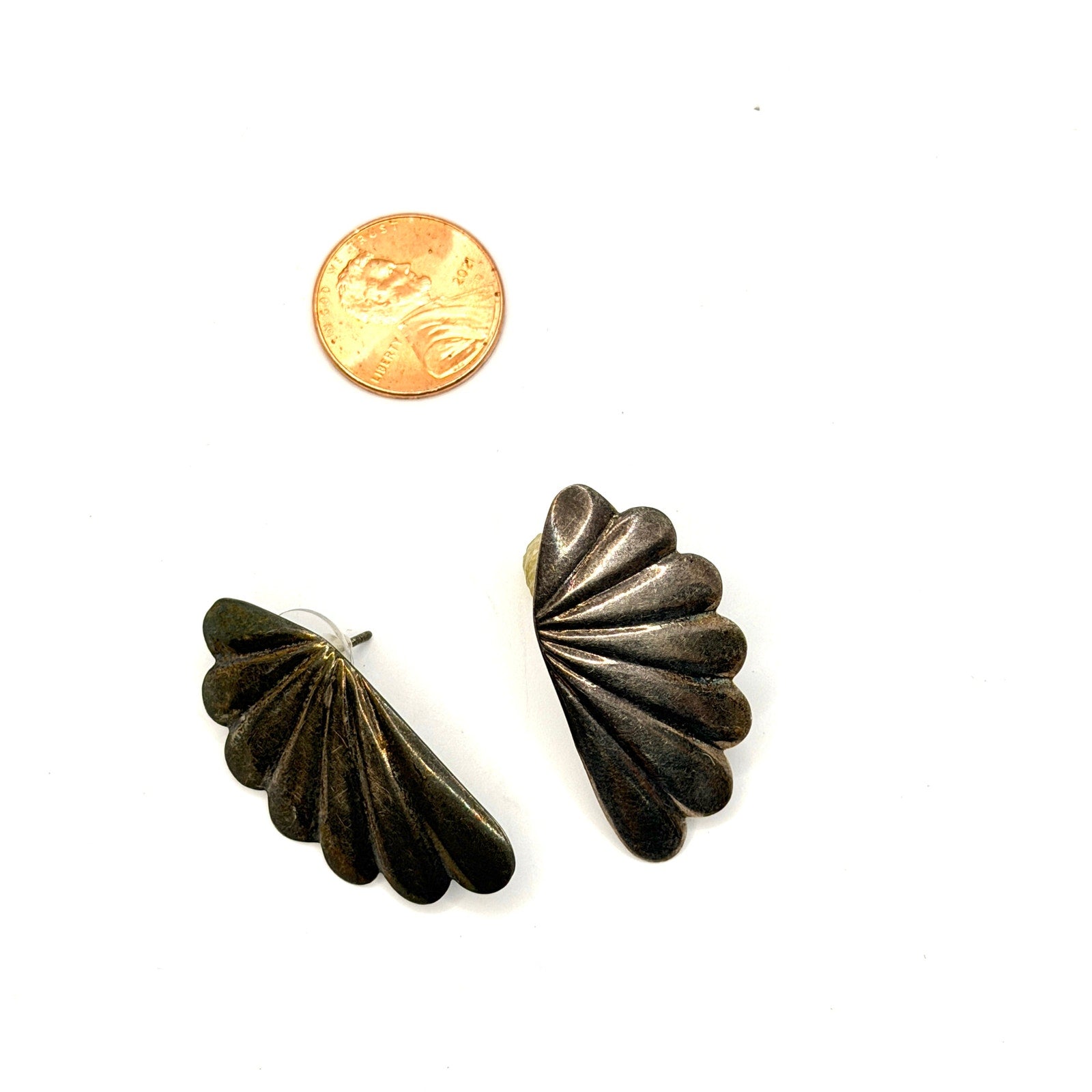 Vintage 90s Sterling Silver Fluted Fan Wing Stud Earrings