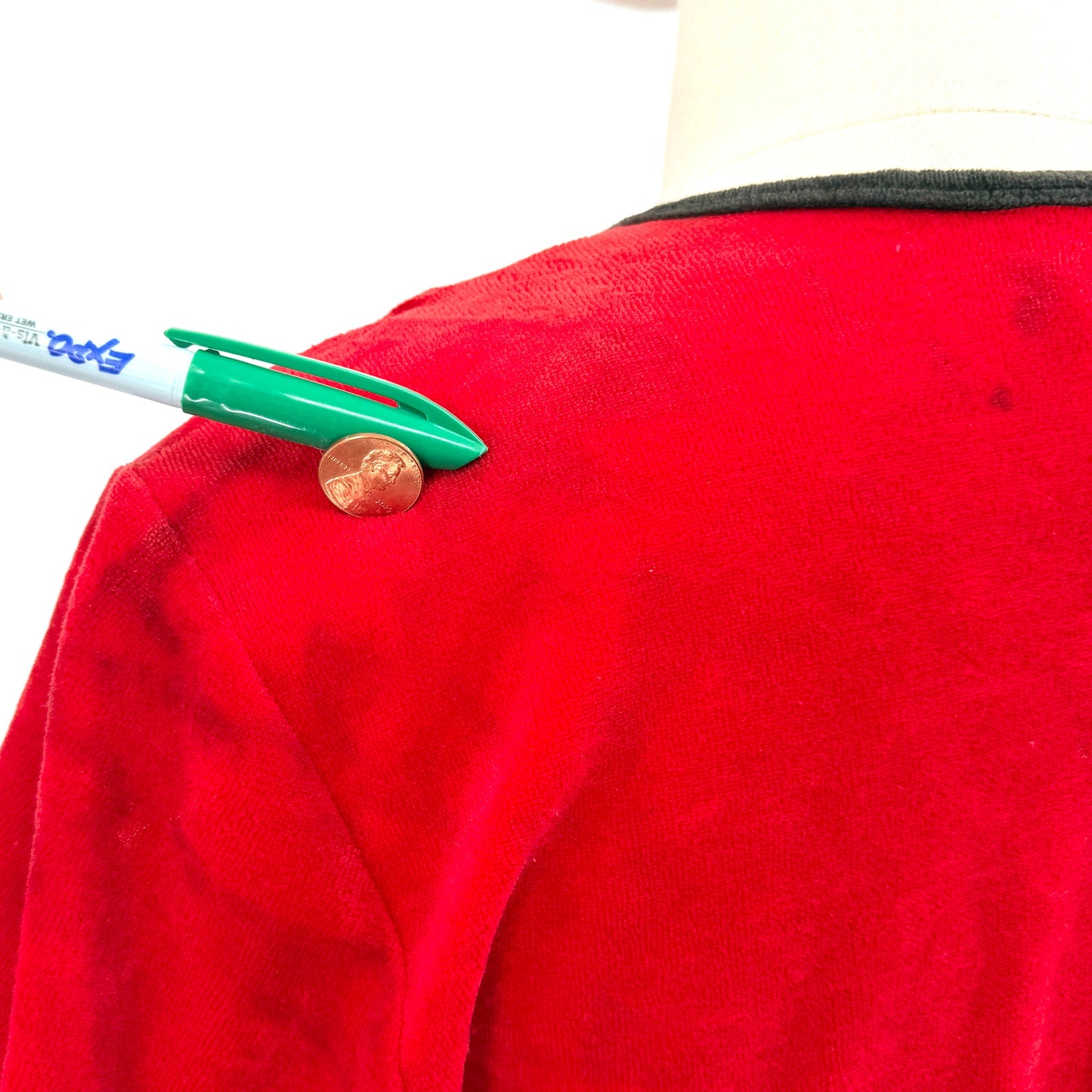 Vintage 70s Geoffrey Beene Swirl Red Velour Zip Front House Coat