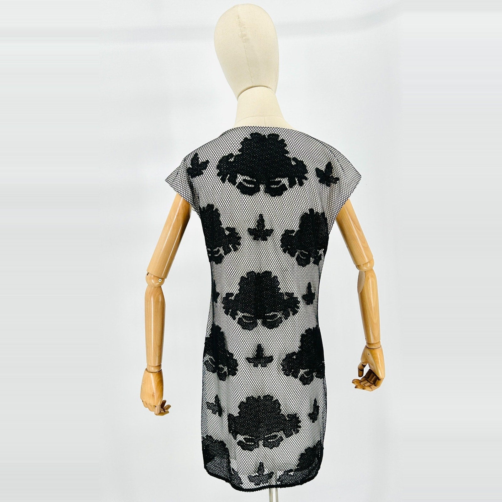 Sachin & Babi Black Sheer Lace Mesh Appliqué Shift Dress