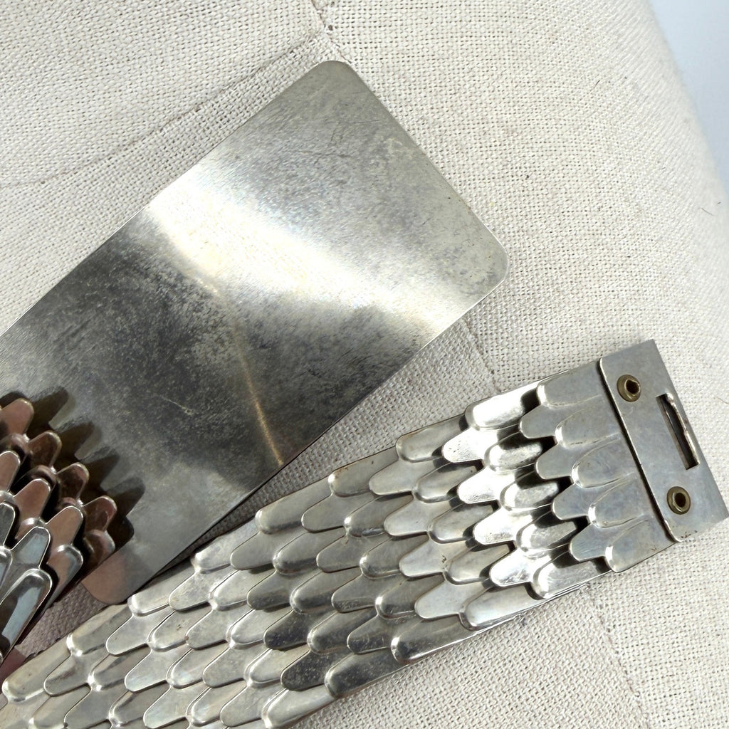 Vintage 80s Silver Fish Scale Link Stretch Belt