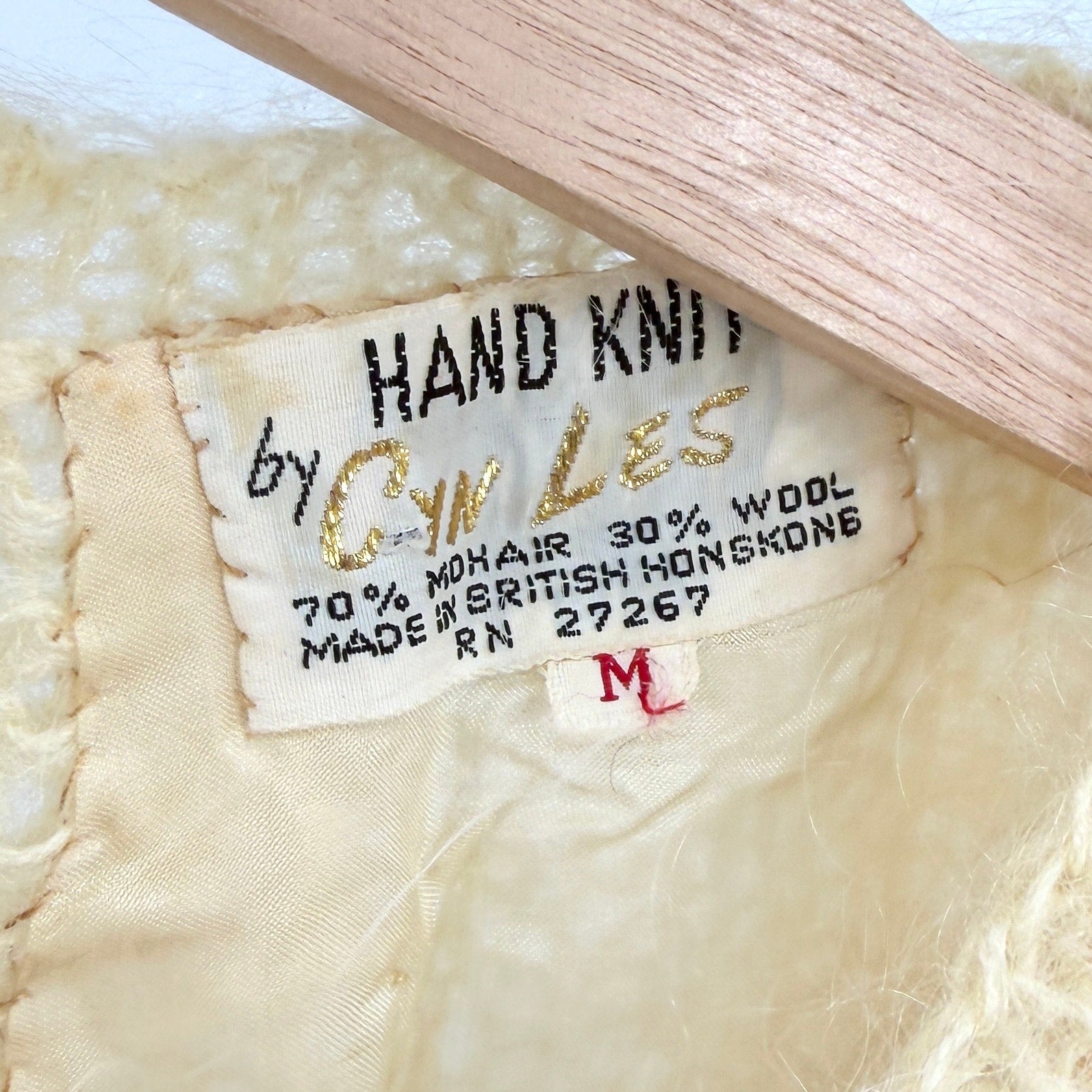 Vintage 70s Cyn Les Cream Floral Hand Knit Sleeveless Mohair Sweater Vest