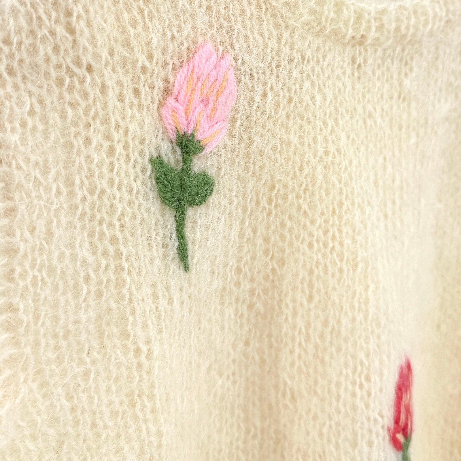Vintage 70s Cyn Les Cream Floral Hand Knit Sleeveless Mohair Sweater Vest