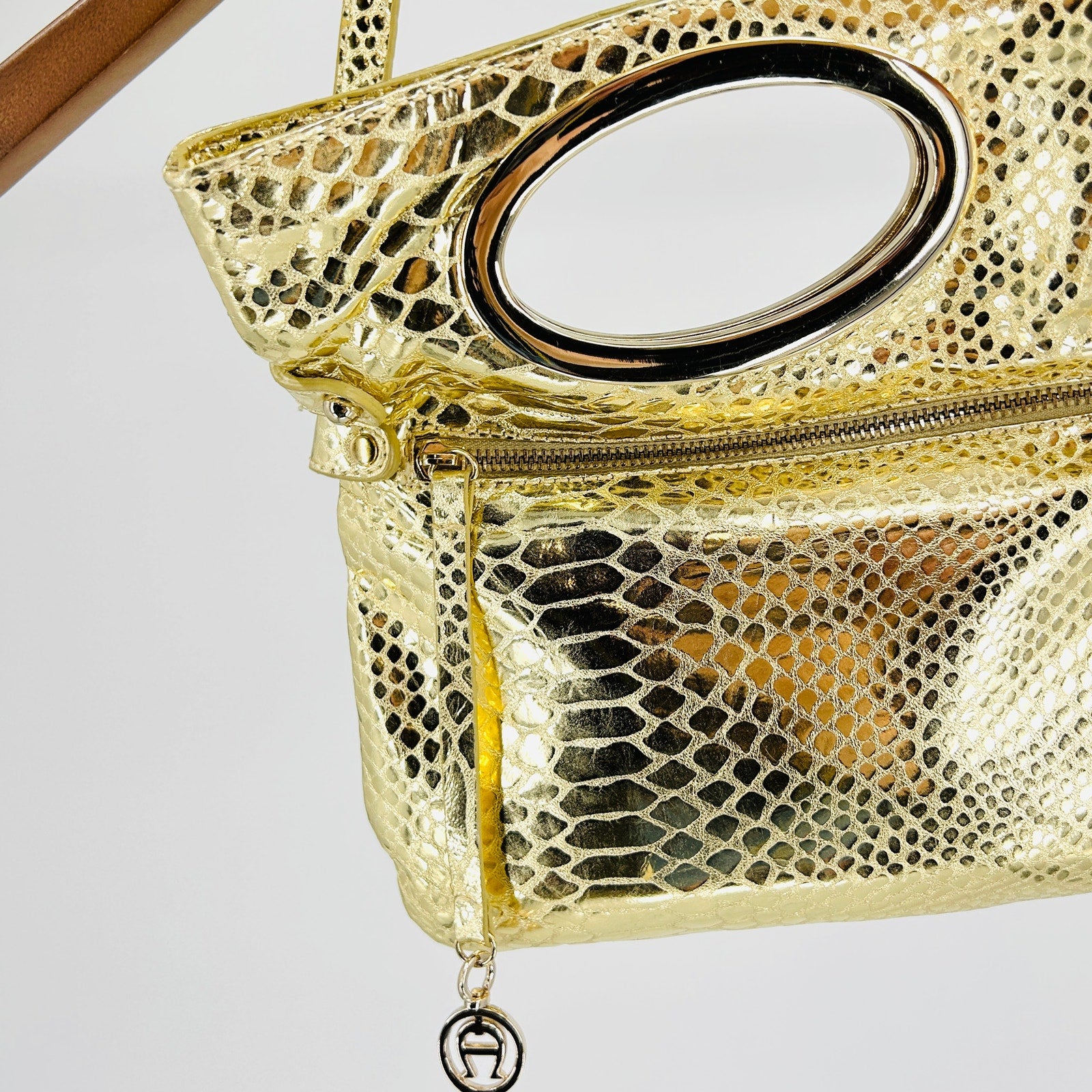 Vintage Y2K Etienne Aigner Gold Genuine Leather Glam Cutout Baguette Bag