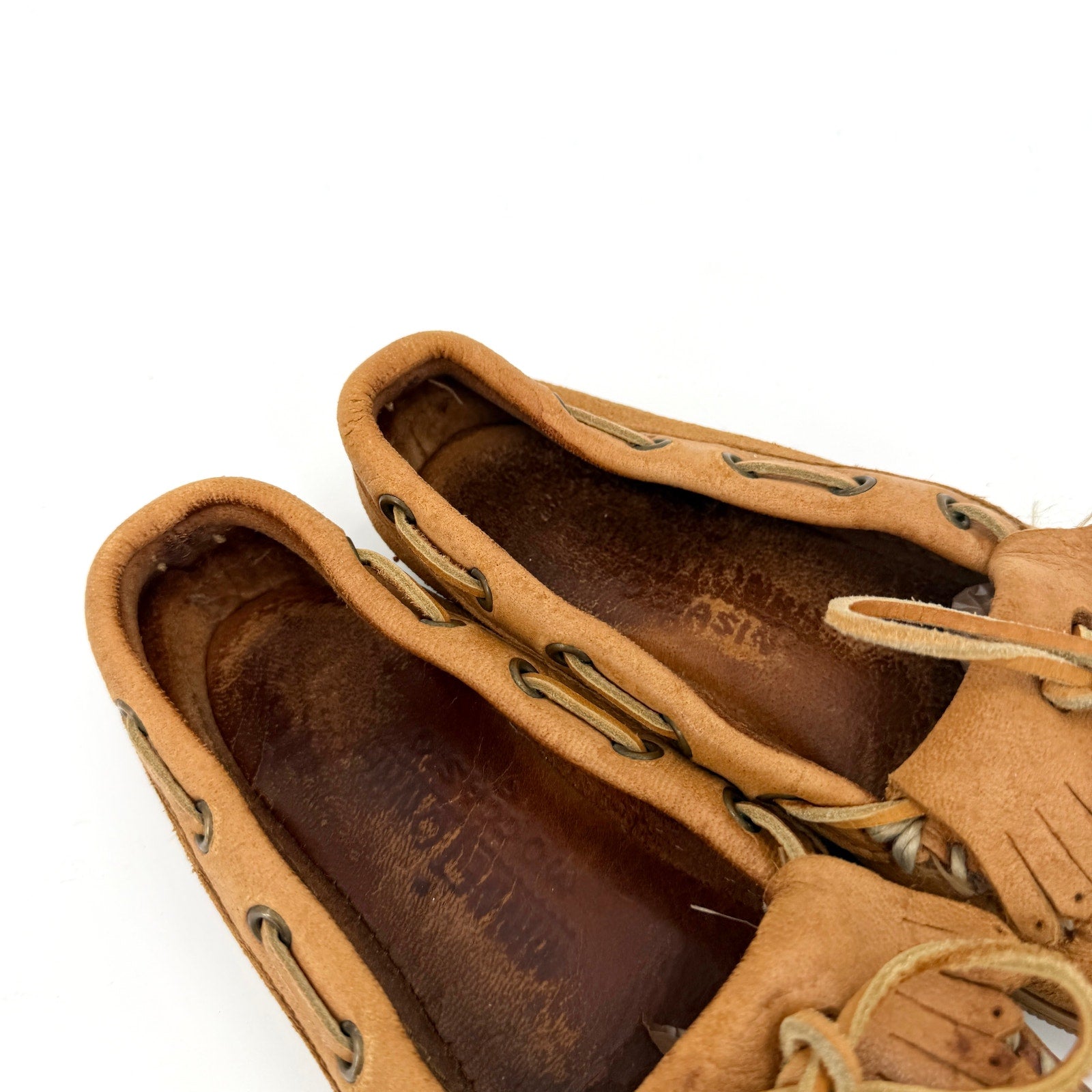 Vintage 90s Minnetonka Tan Genuine Leather Fringe Moccasin Loafers