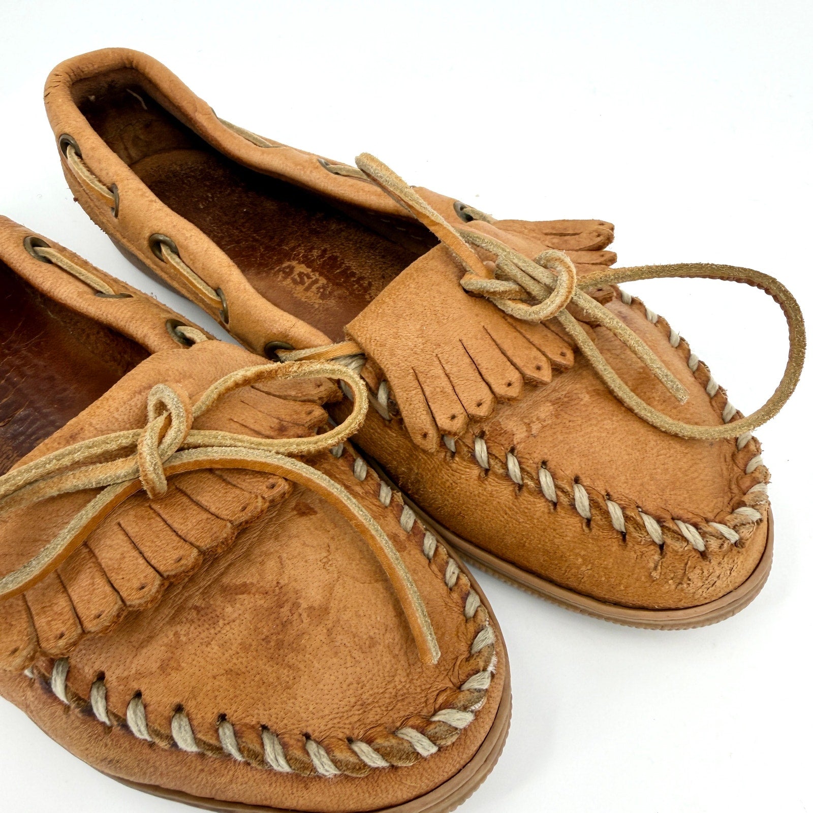 Vintage 90s Minnetonka Tan Genuine Leather Fringe Moccasin Loafers