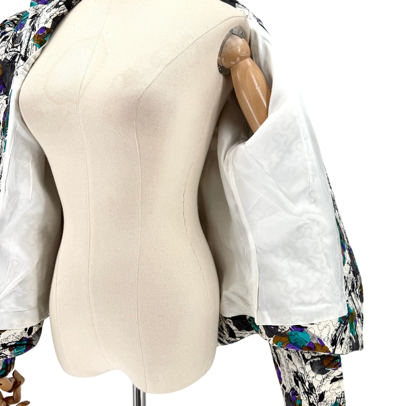 Vintage 80s Liz Elana White Black Abstract 100% Silk Quilted Peplum Jacket