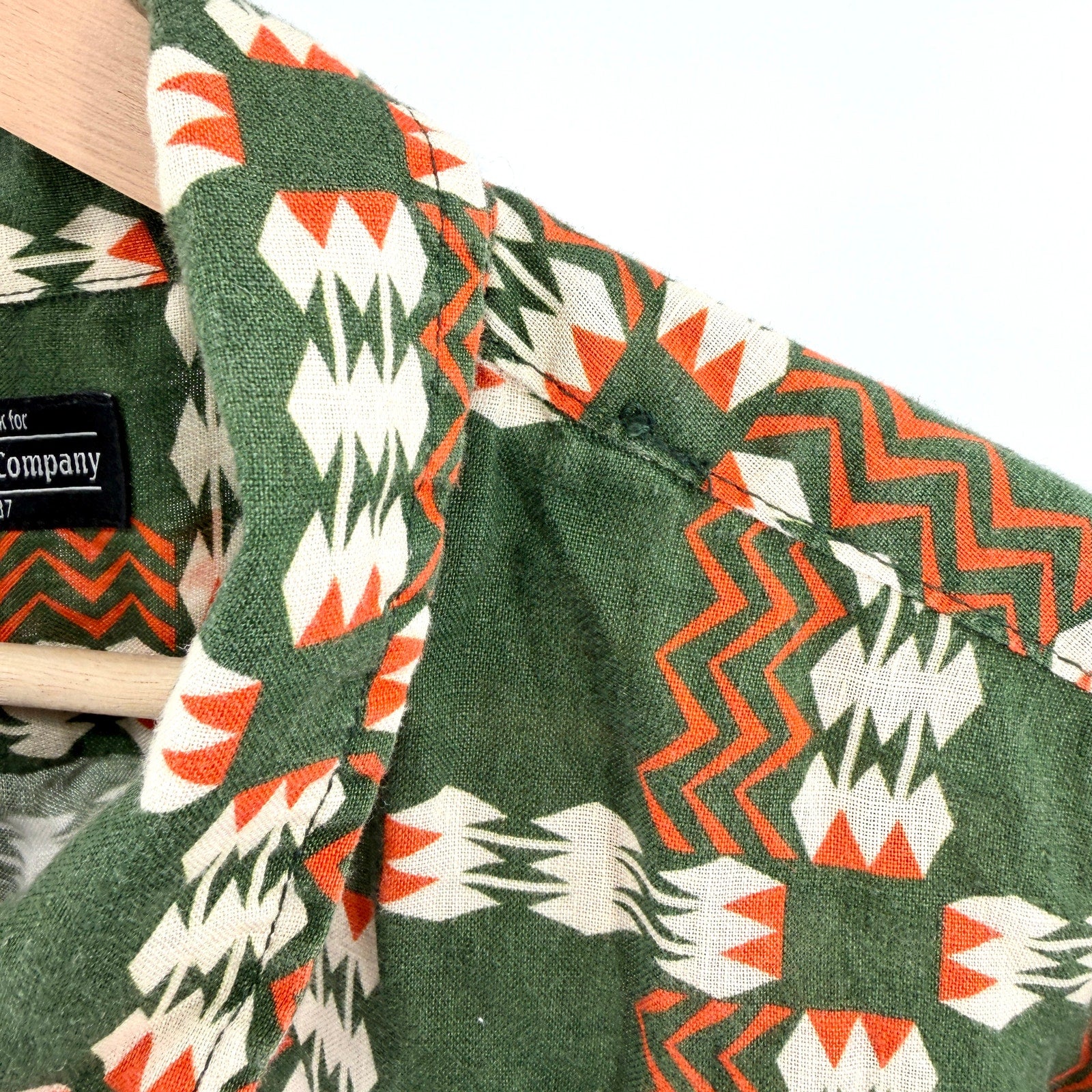 J. Peterman Company Green 100% Linen Tribal Print Short Sleeve Shirt