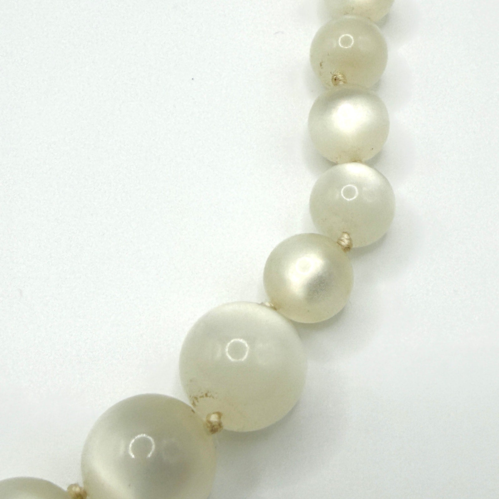 Vintage 50s Off White Graduated Plastic Bead Hand Knotted Choker Necklace