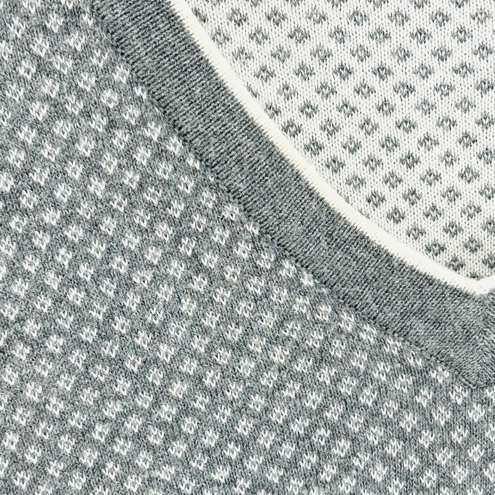 Vintage Y2K Michael Kors Gray White Textured Knit V-Neck Sweater