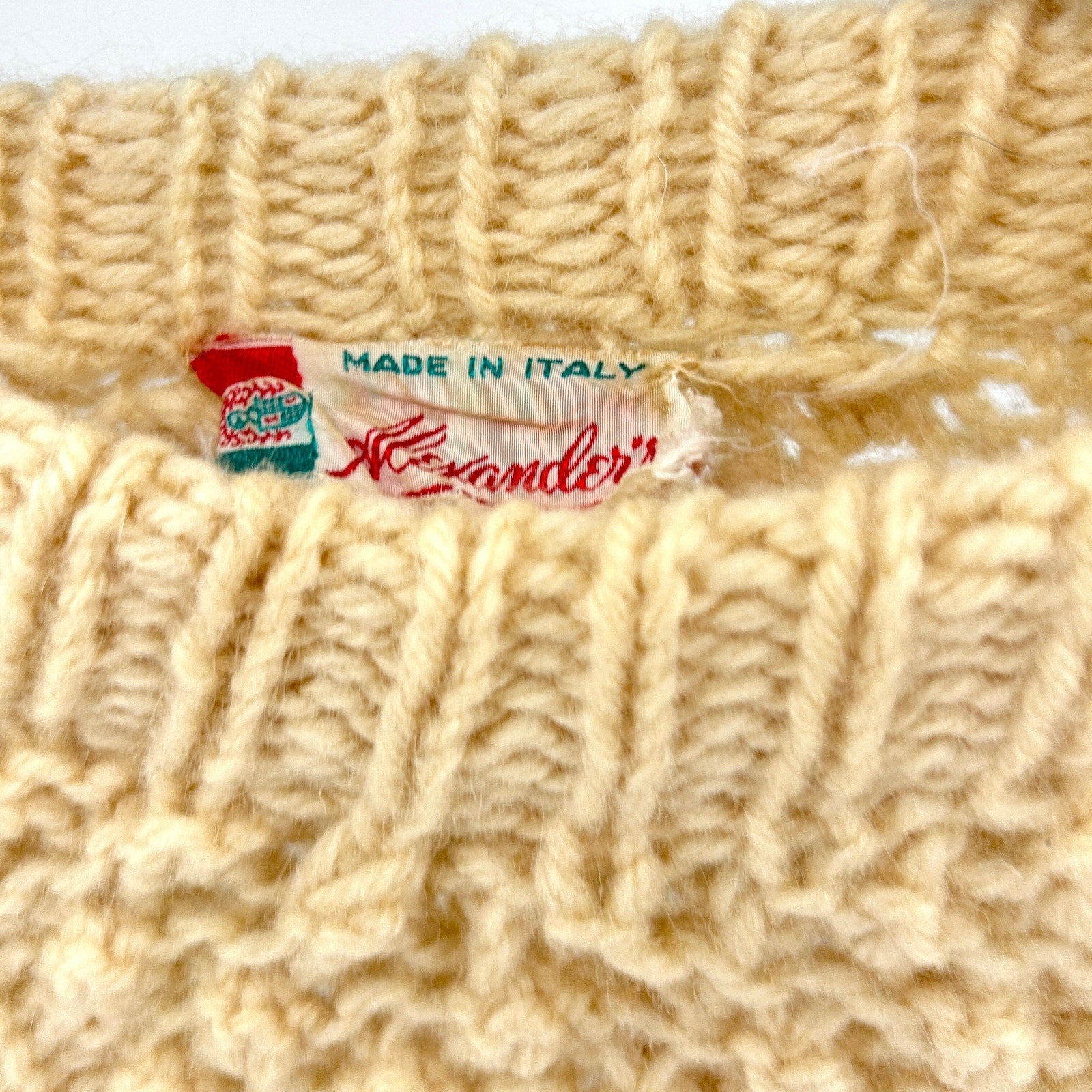 Vintage 70s Italian Alexander’s Cream Wool Fisherman Knit Sweater