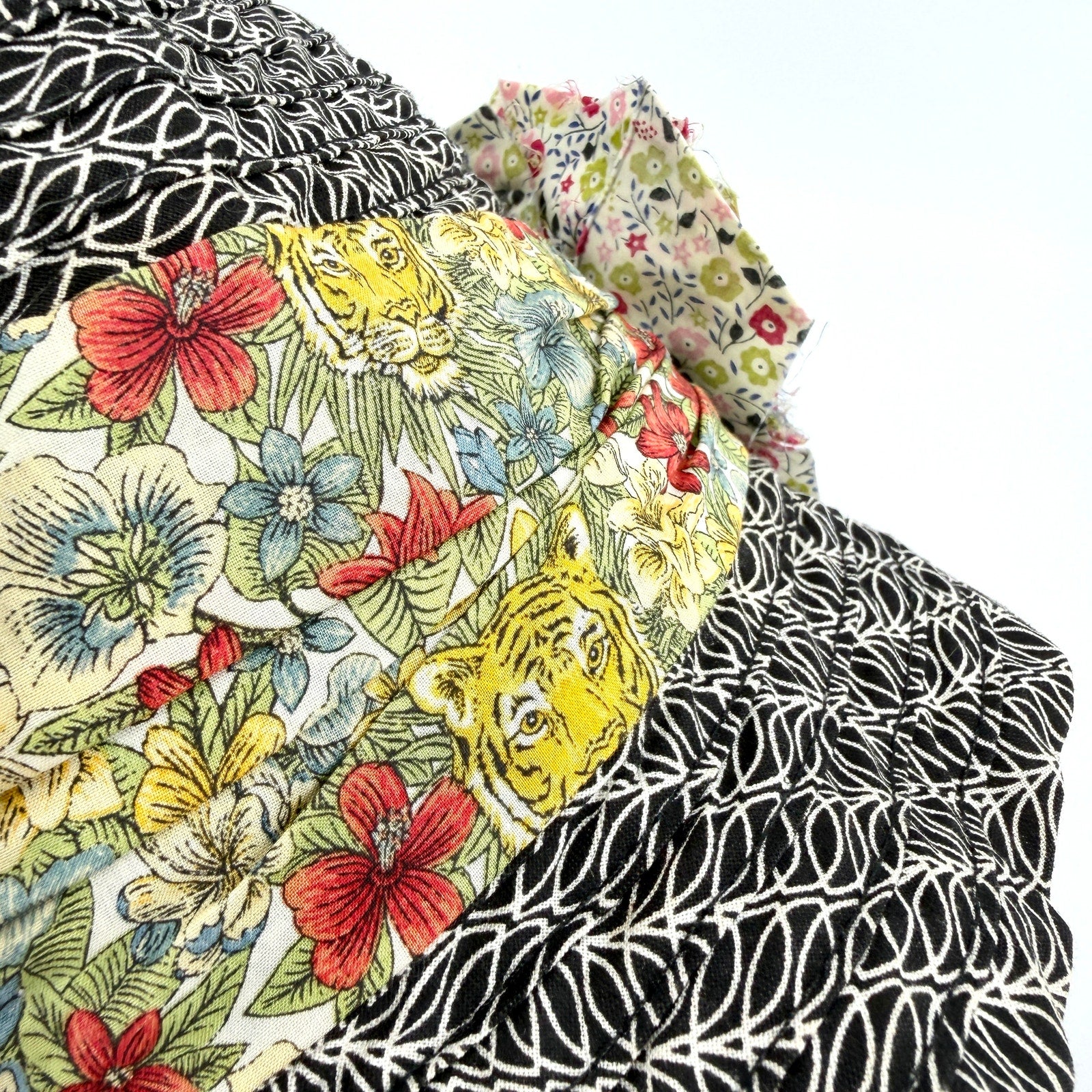 Grevi Black White 100% Cotton Floral Tiger Large Flower Cloche Hat