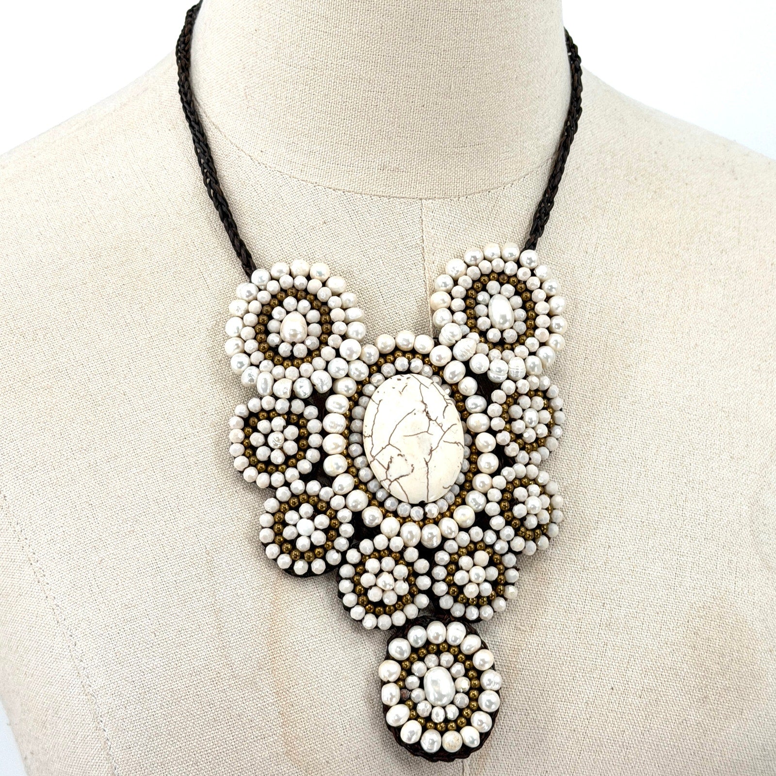 Vintage Handcrafted Freshwater Pearl White Howlite Bib Statement Necklace