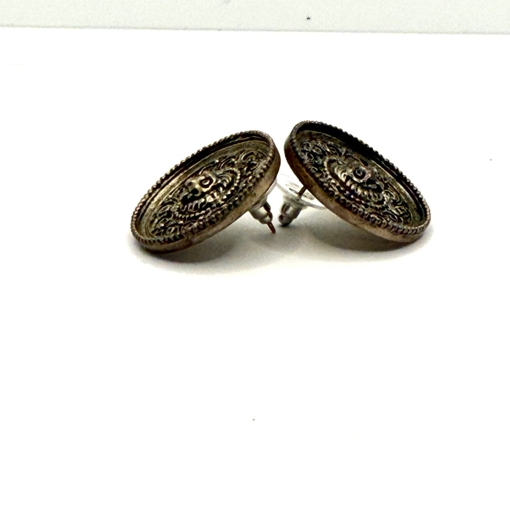 Vintage 1994 Signed MMA Sterling Silver Lion Repousse Stud Earrings